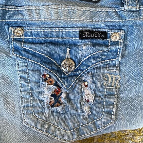 Miss Me Signature Distressed Skinny Jeans - Picture 2 of 14